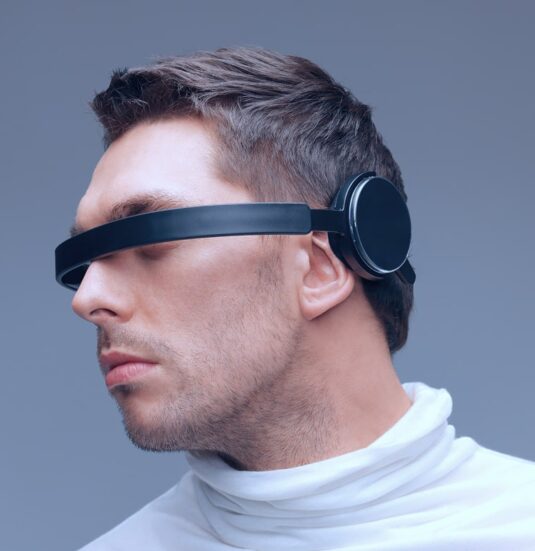 picture-handsome-man-with-futuristic